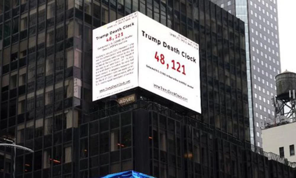 ΗΠΑ: Ρολόι στην Times Square μετρά πόσους "σκότωσε" ο Τραμπ!